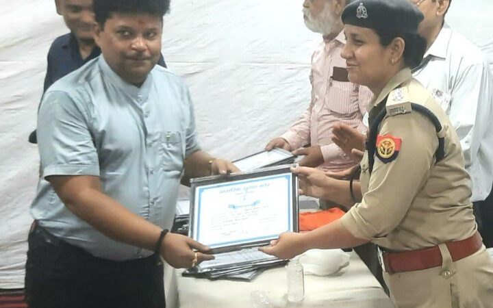 नागरिक सुरक्षा के कार्यों से पुलिस को सहयोग मिलने के साथ सम्मान भी बढता है