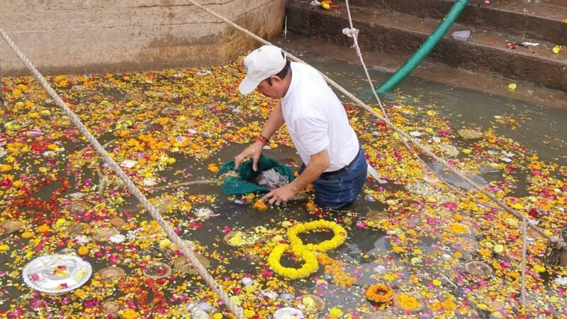 सनातन के सूर्य का आरती से अभिनंदन “